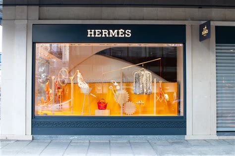 Hermes clothing stores